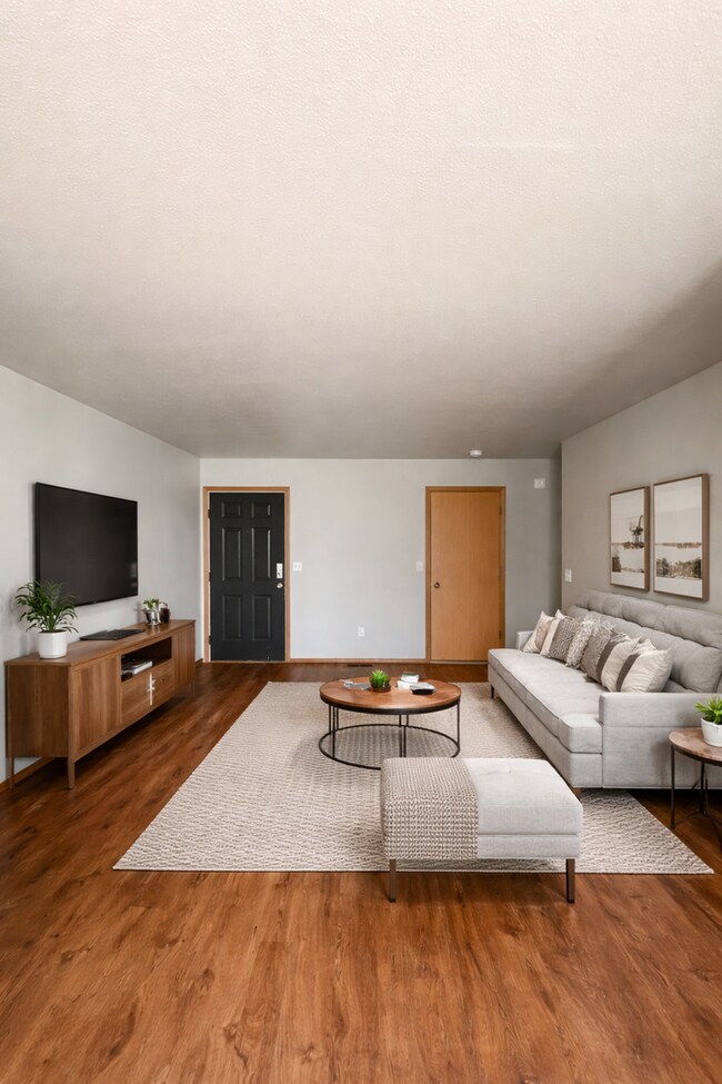 Building Photo - Hug3413(CWP)