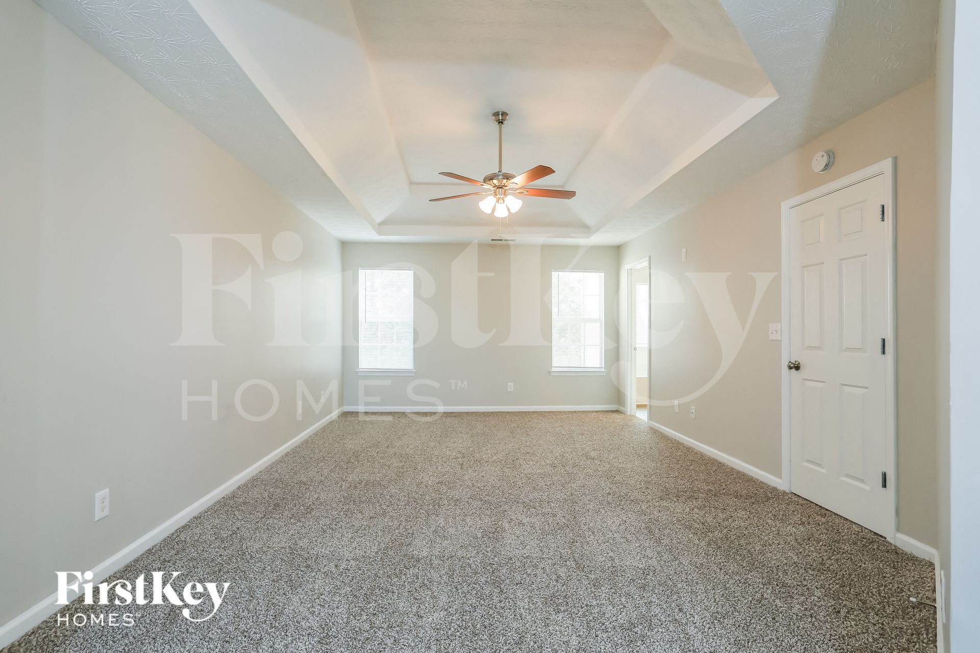 Building Photo - 2692 S Hills