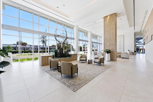 Building Photo - 220 Lake Shore Dr