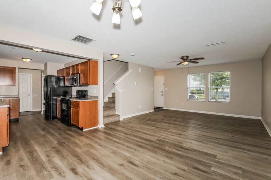 Building Photo - 8138 Fisher Bend Dr
