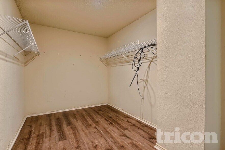 Building Photo - 4877 Trail Hollow Dr