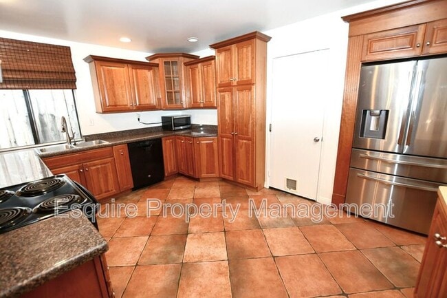 Building Photo - 4275 Silverado Dr