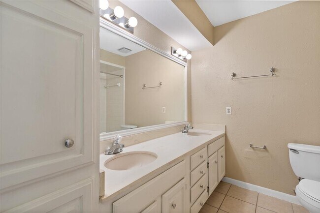 Building Photo - 25710 Pepper Ridge Ln