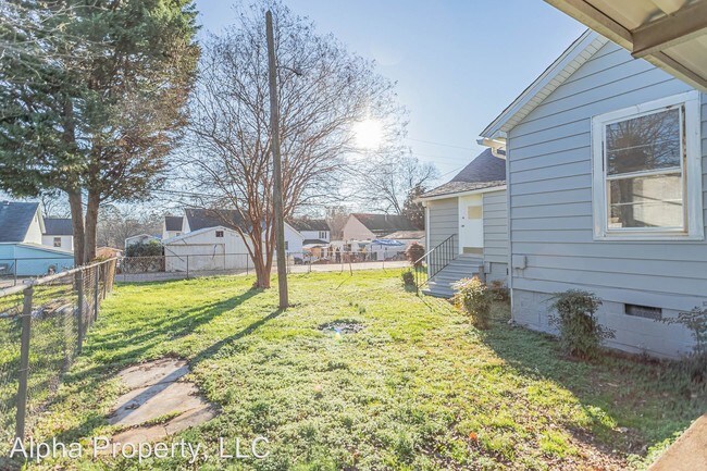 Building Photo - 2 br, 2 bath House - 19 Norwood St