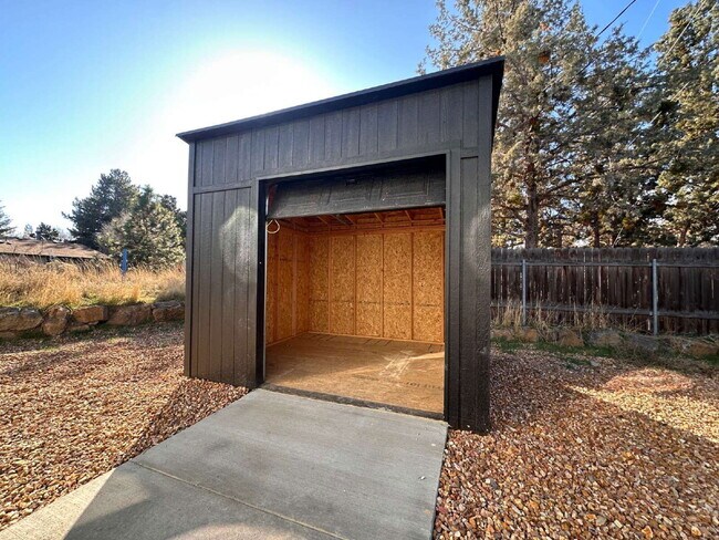 Building Photo - 20611 Independence Way