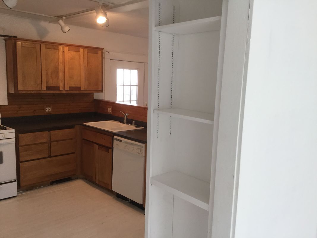 Building Photo - 224 W Watson St