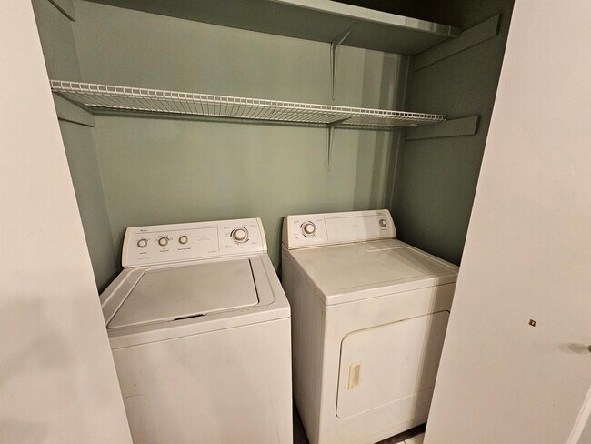 Building Photo - 7700 Porcher Dr