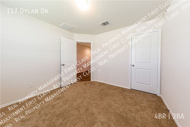 Building Photo - 117 Dylan Dr