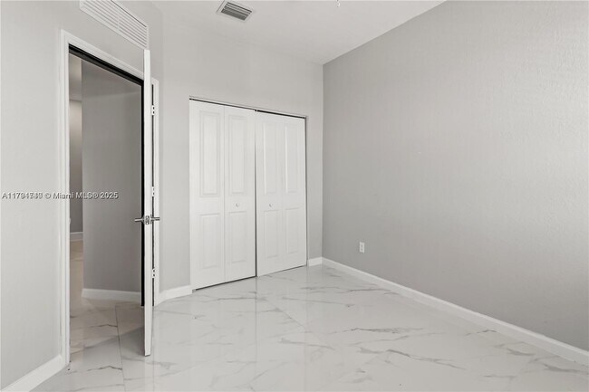Building Photo - 221 SW 159th Way