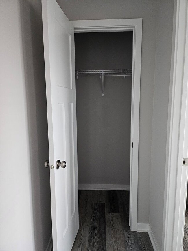 Building Photo - 3 Bed / 2.5 Bath Home in Norwalk. Move-In Special: Get 1 month FREE with an 18-Month Lease!