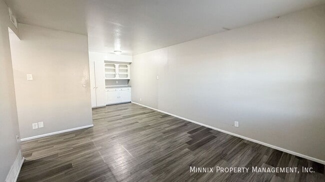 Building Photo - 2010 Ave. S