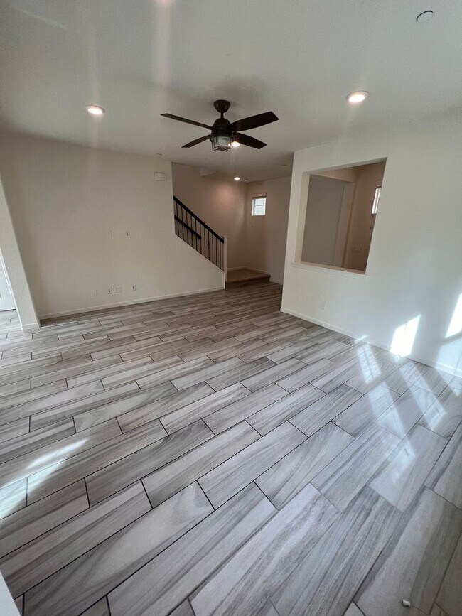 Building Photo - Spacious 4 Bedroom, 3 Bath Home with Bonus Room, 2 Car Garage in Westpark Village!