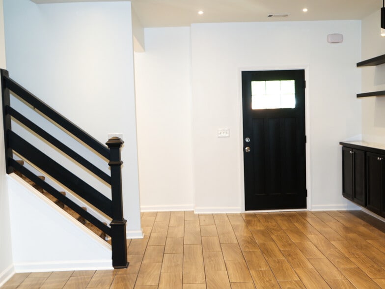 Building Photo - 2050 Appaloosa Way