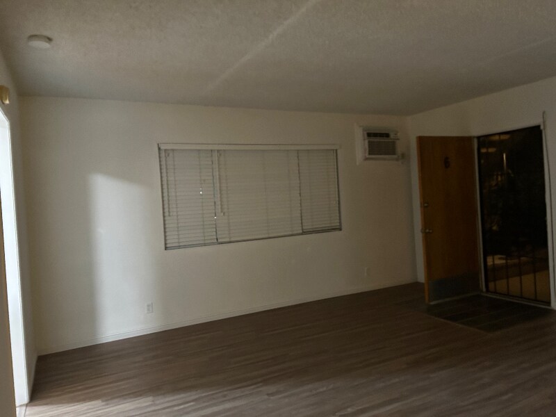 Building Photo - 224 W Palm Ave