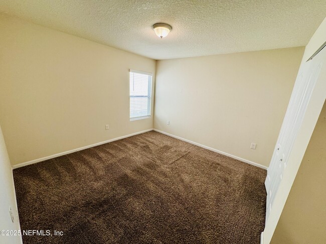 Building Photo - 8390 Meadow Walk Ln