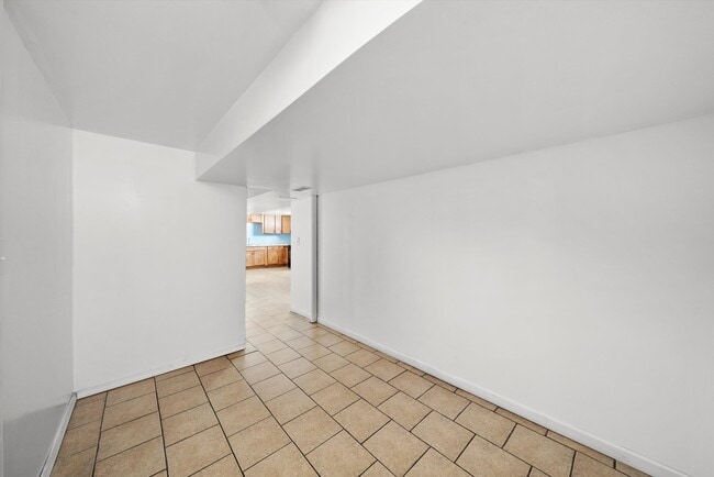 Building Photo - 4223 W 82nd St