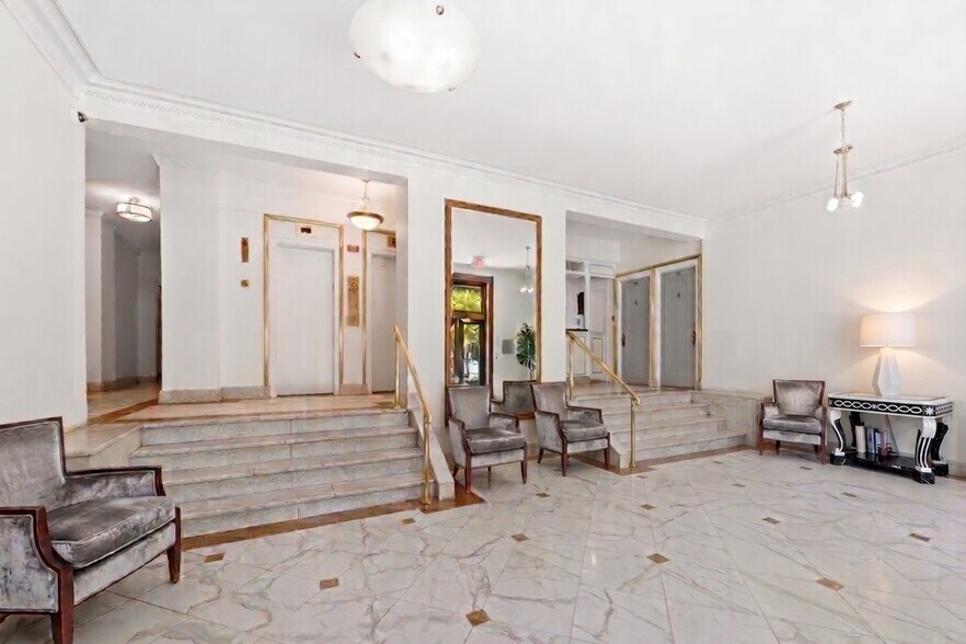 Building Photo - 1954 Columbia Rd NW