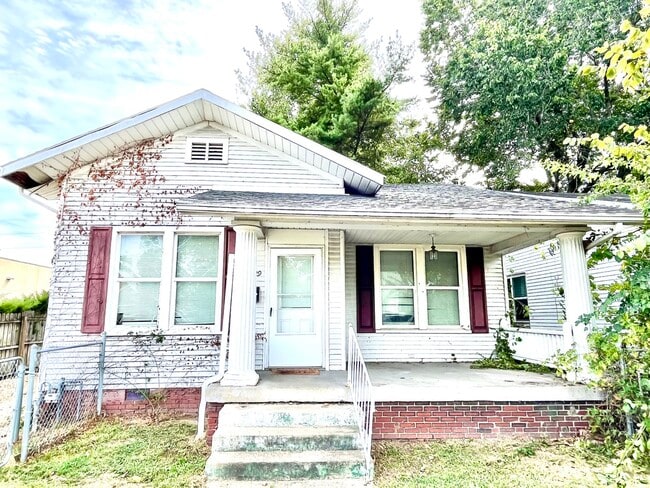 Primary Photo - 1129 Washington Ave