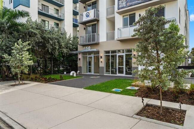 Building Photo - 650 SW 1st St