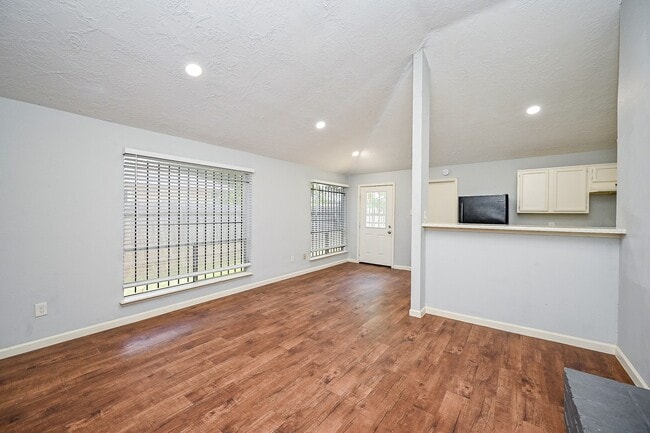 Building Photo - 6715 Greenyard Dr