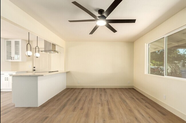 Building Photo - 12613 N 29th Ave