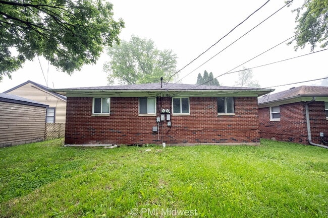 Building Photo - 2248 N Leland Ave