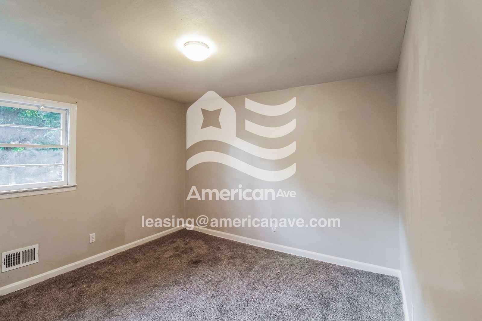 Building Photo - 215 Knodishall Dr