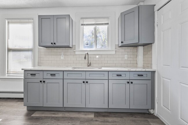 Building Photo - 90 Hillside Ave