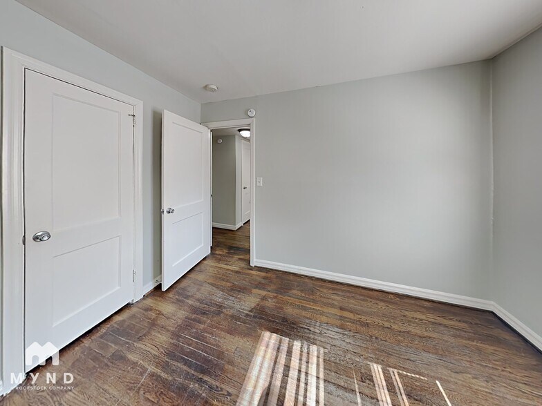 Building Photo - 924 Parkway Dr