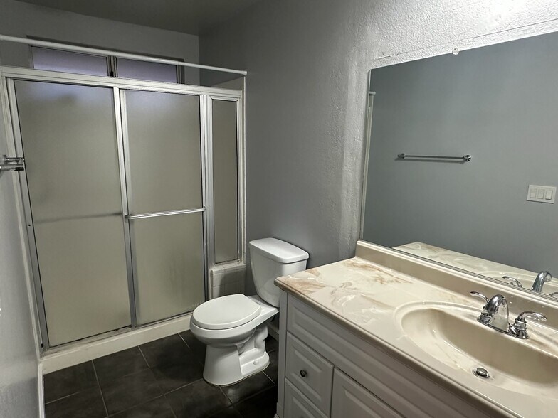 Building Photo - 7135 Shadow Crest Dr