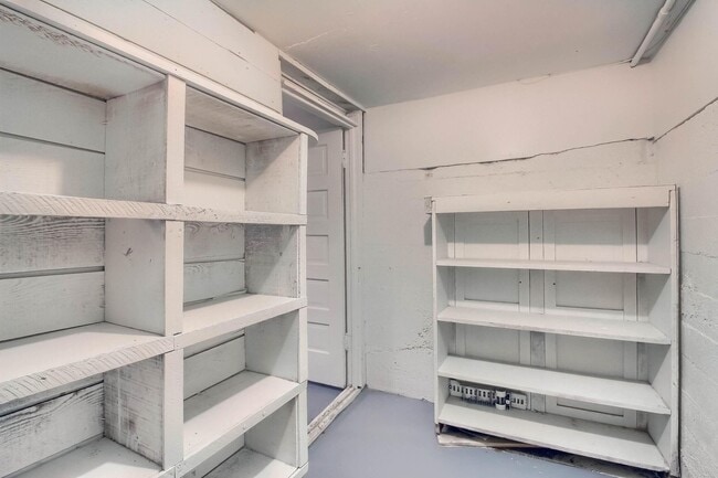 Building Photo - Charming 3 bedroom House in the heart of E...