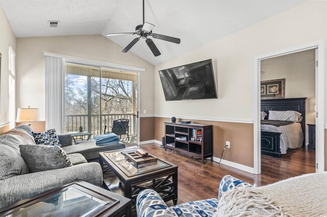 Building Photo - 620 River Oaks Dr