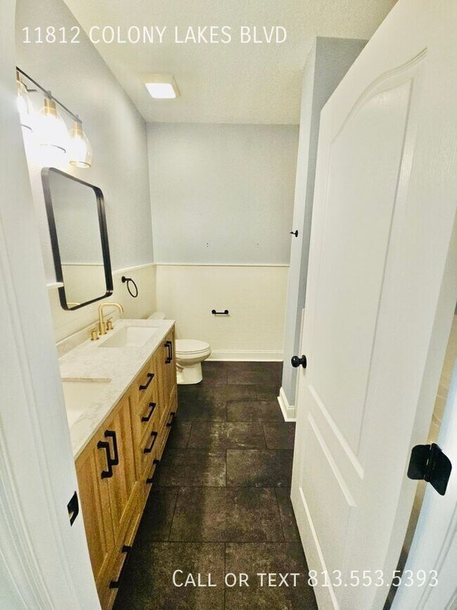 Building Photo - 11812 Colony Lakes Blvd