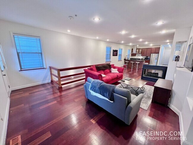 Building Photo - 3573 Warder St NW