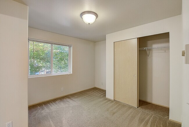 Building Photo - 4309 8th Ave NE