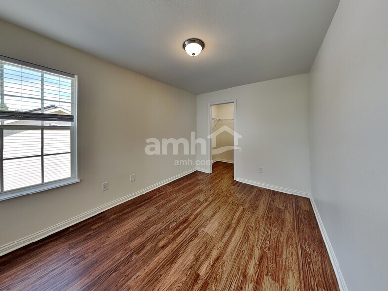 Building Photo - 953 Dorothy Dr