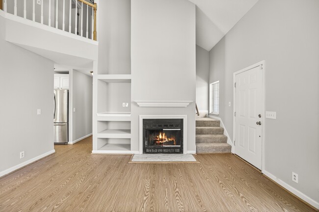 Building Photo - 3127 Creekview Ln