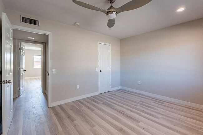 Building Photo - Modern Updated Home in Gated Community of ...