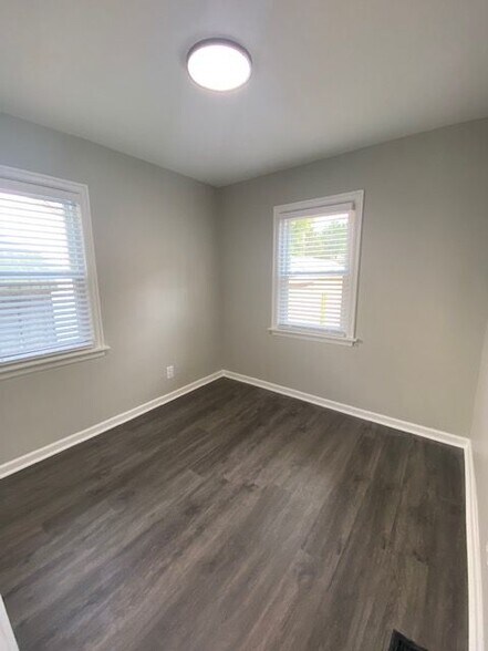 Building Photo - 236 W Kanawha Ave