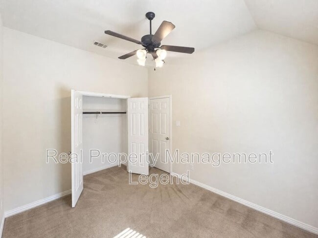 Building Photo - 304 Blythe Bridge Dr