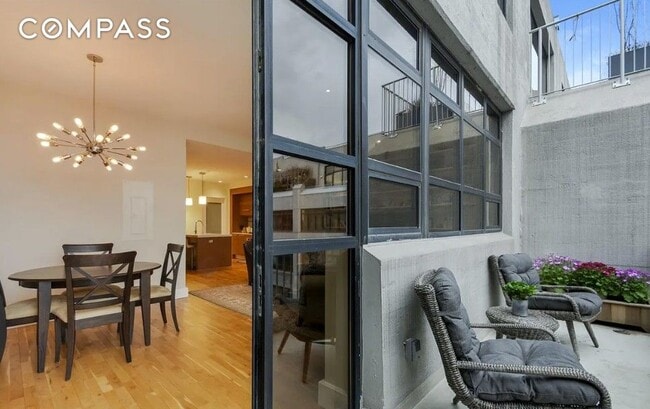 Building Photo - Stunning 2 bed 2 bath condo loft pristine home, in one of the most sought after condominiums in a...