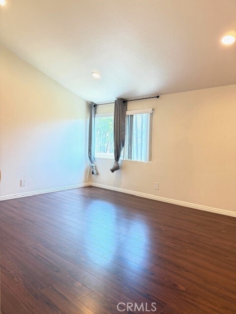 Building Photo - 676 Parkwood Ln