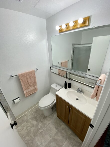 Building Photo - 2116 13th St