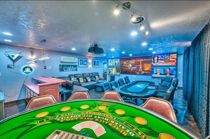 Casino Theater 5 screens - 3160 Belcastro St