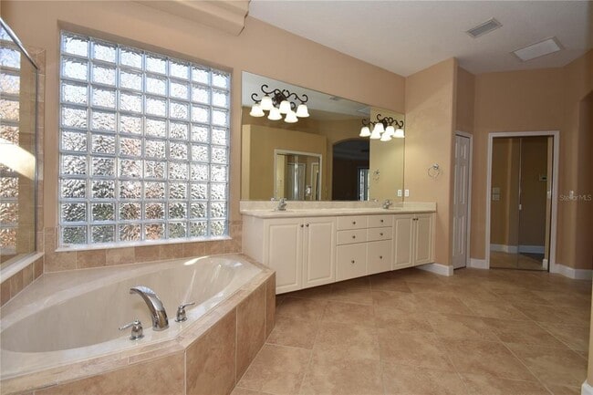 Building Photo - 17 Egret Dr