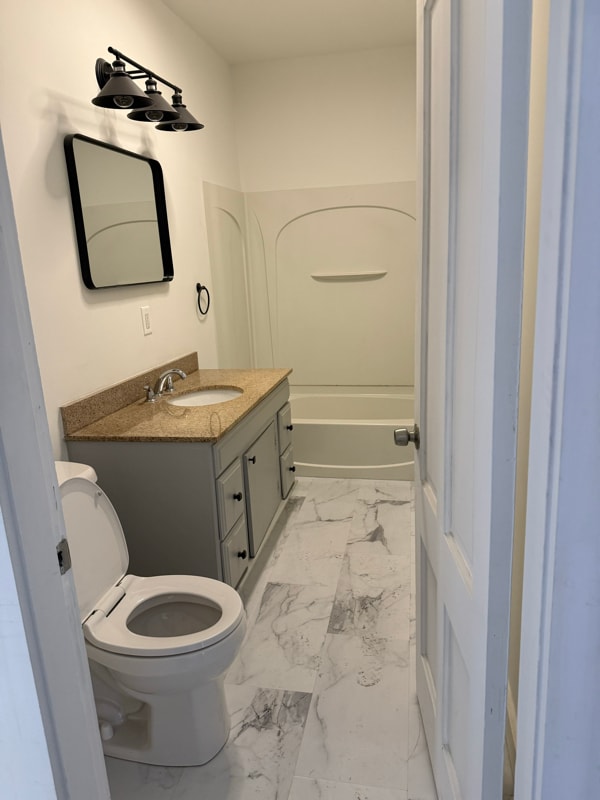 Building Photo - 232 Pequoig Ave