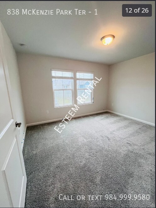 Building Photo - 838 McKenzie Pk Ter