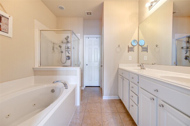 Building Photo - 1243 Glenwood Canyon Ln