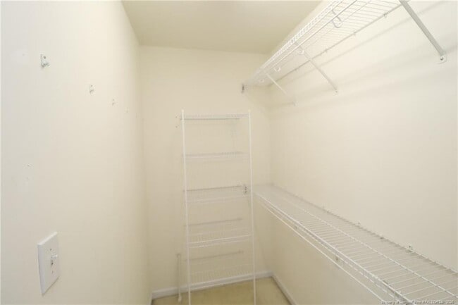 Building Photo - 416 Oak Pine Dr