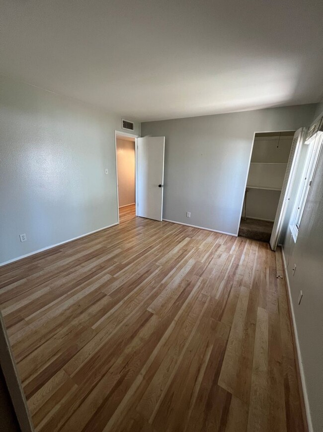 Building Photo - All Utilities Included! Charming 2-Bedroom...